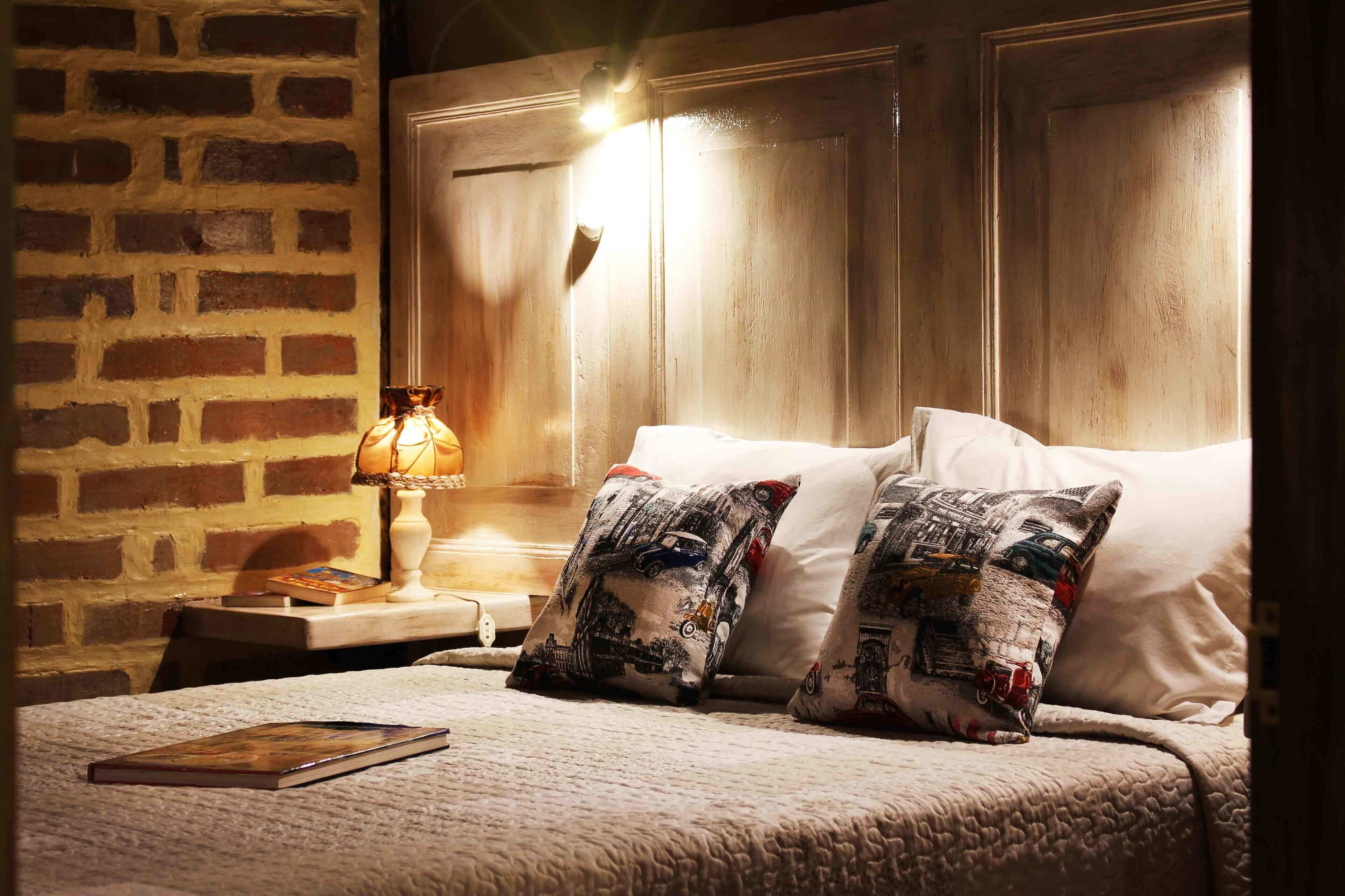 2 bedrooms, in-room safe, desk, iron/ironing board