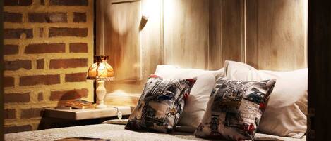 2 bedrooms, in-room safe, desk, iron/ironing board