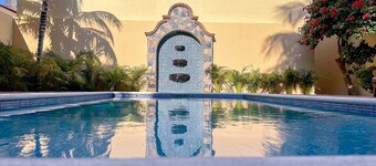 Ruime Hacienda-stijl huis met grote tuin en zwembad beschikbaar september 2019