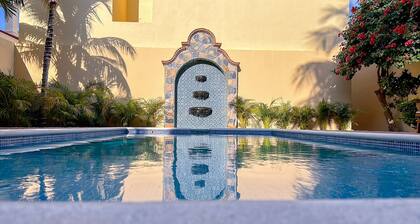 Espaciosa casa estilo hacienda con gran jardín y piscina disponible en septiembre de 2019