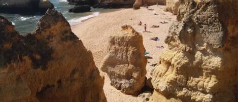 Am Strand, Liegestühle, Strandtücher