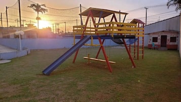 Área de juegos infantiles bajo techo