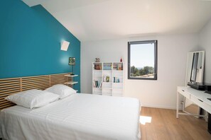 4 bedrooms, iron/ironing board, WiFi, bed sheets - Villa (Saint-Marc-Jaumegarde)