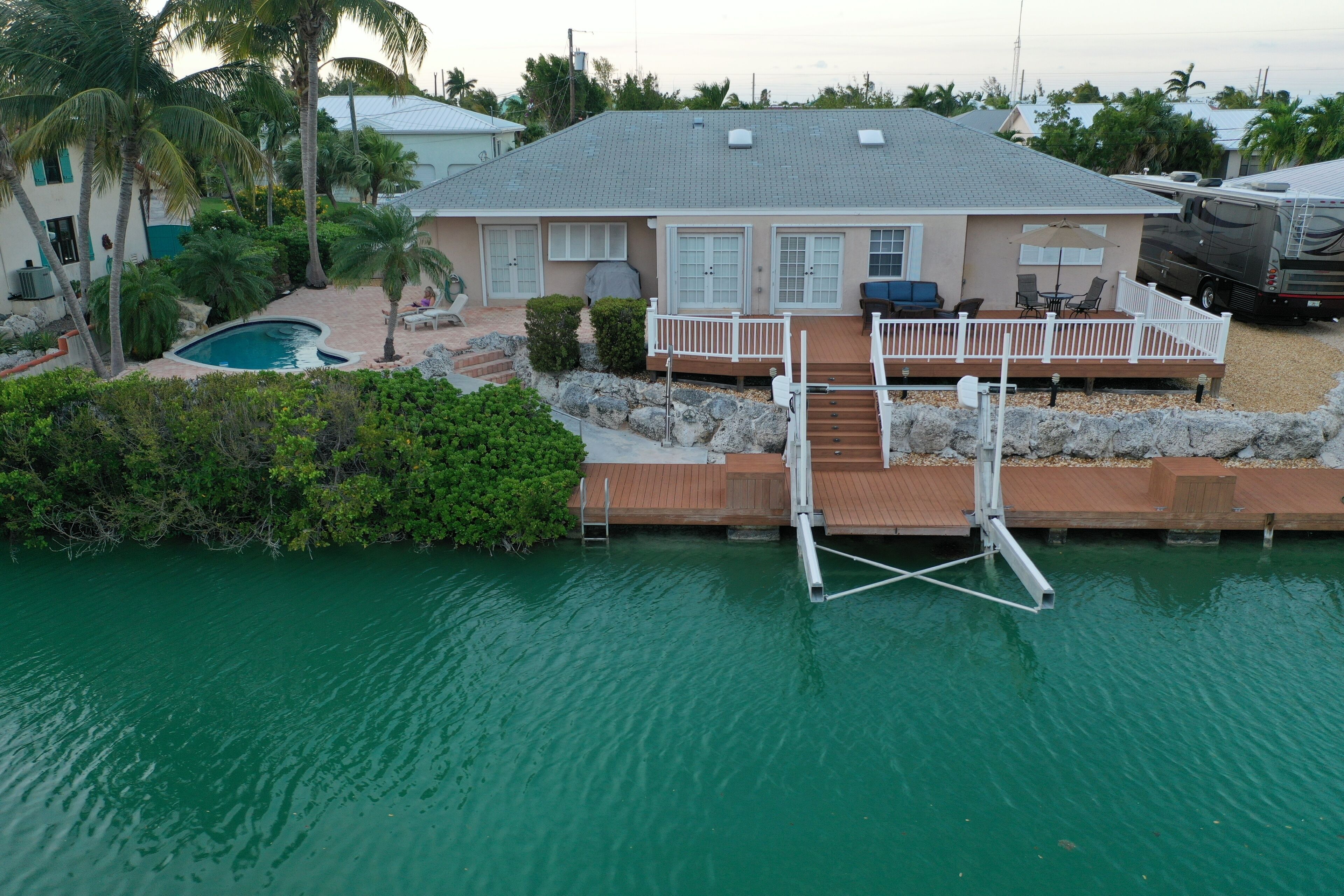 Pet friendly amazing location in paradise