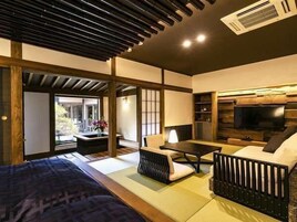 Laptop workspace, soundproofing