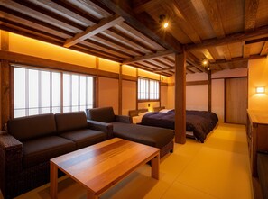 Laptop workspace, soundproofing - Yunoyado Irifune (Aso)