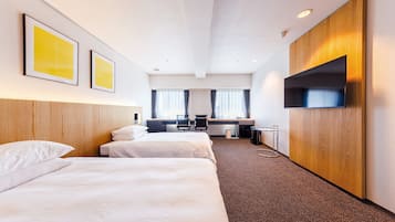 Habitación con 2 camas individuales, para no fumadores | Escritorio, cortinas blackout y tabla de planchar con plancha