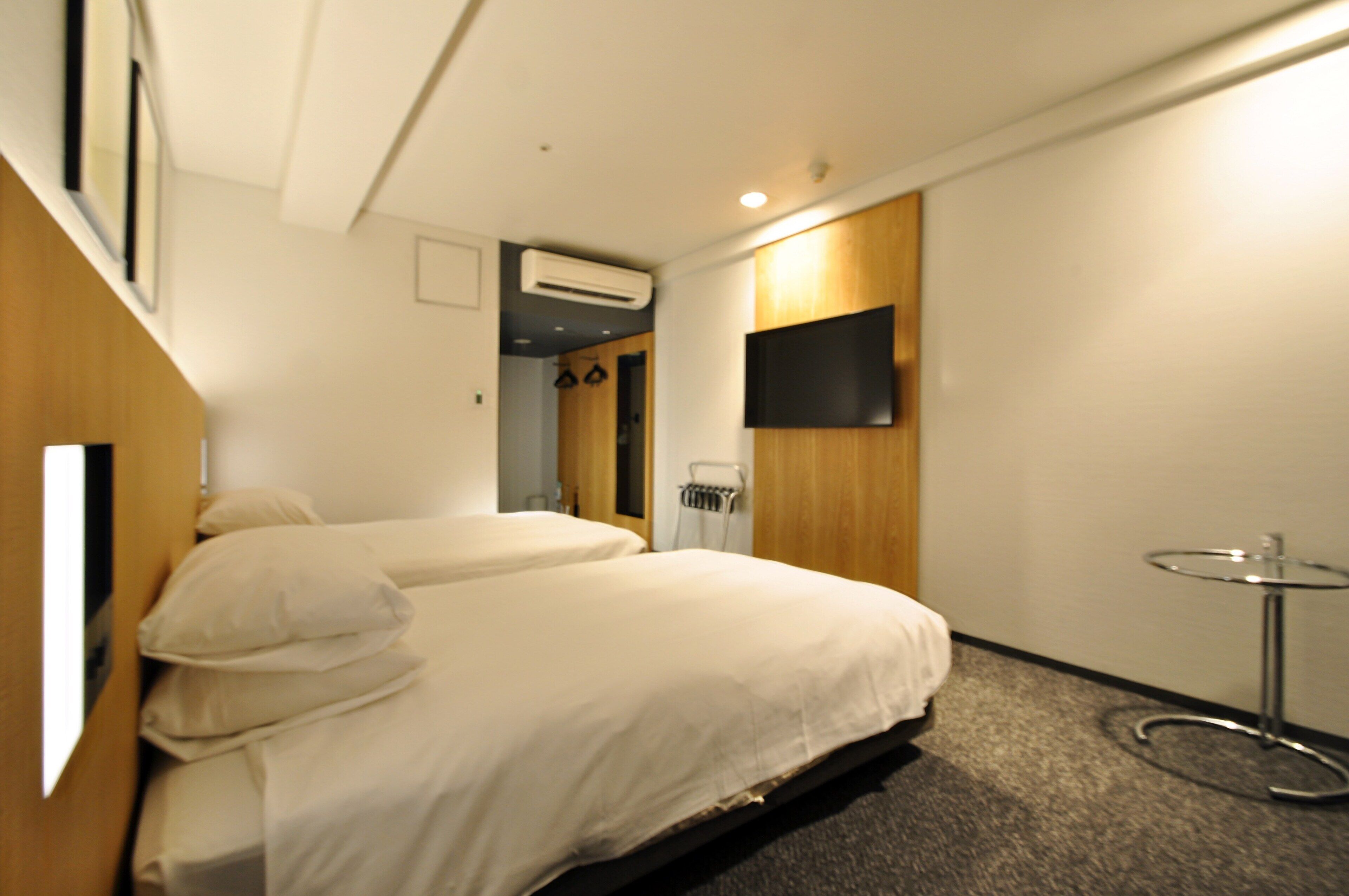 twin room, non smoking | desk, blackout curtains, iron/ironing board, free wifi