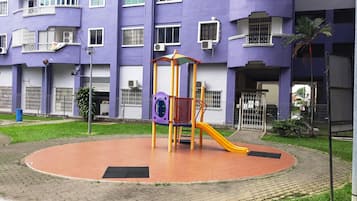 Children’s play area – outdoor