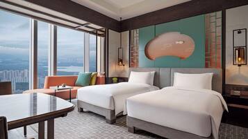2 Twin Beds with Skyline View | Minibar, in-room safe, individually decorated, individually furnished