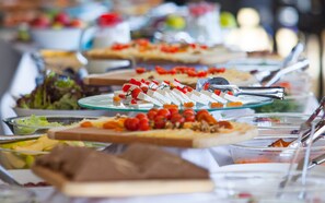 Desayuno buffet todos los días (con cargo)