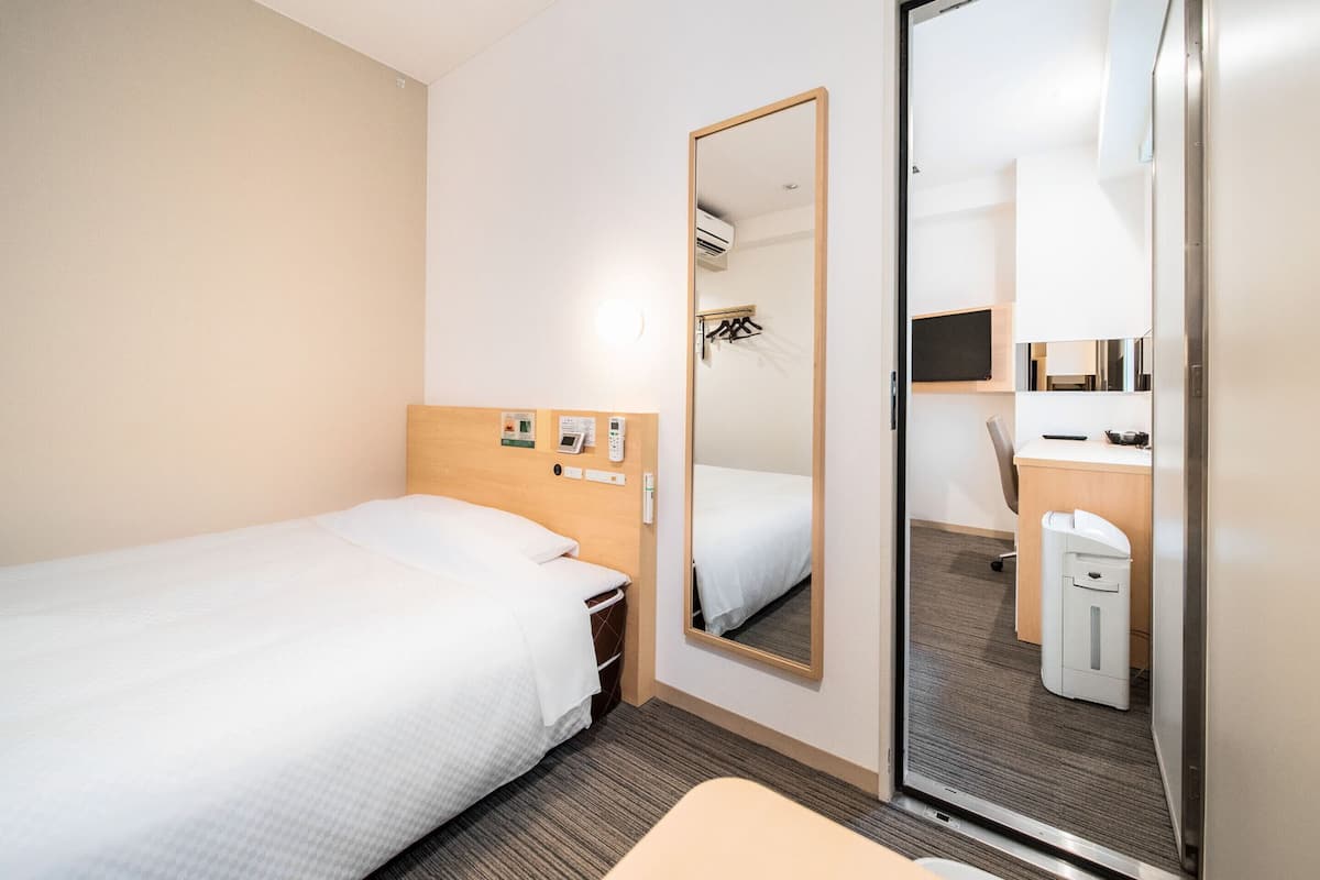 Doppelzimmer, 2 Doppelbetten, Verbindungszimmer | Schreibtisch, Verdunkelungsvorhänge, kostenloses WLAN
