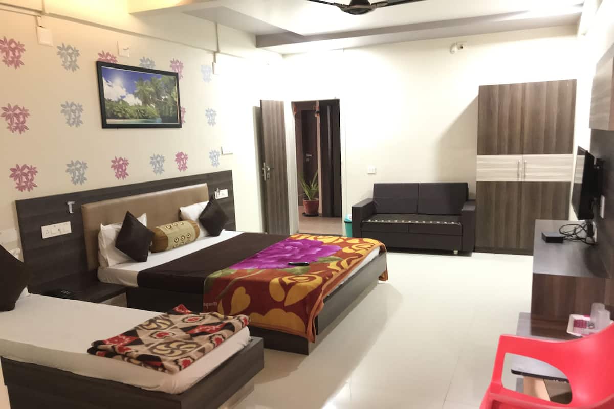 Family Room | Rollaway beds, free WiFi