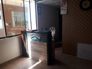 Lobby - Hotel Atithi (Mahesana)