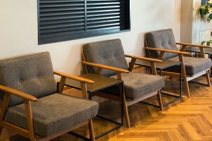 Breakfast (JPY 1100 per person)