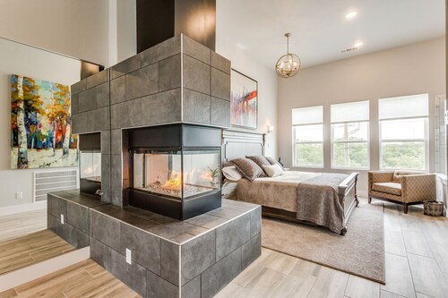 OFERTAS DE ÚLTIMO MINUTO: NUEVA LUJO EN EL CENTRO DE FT WORTH TOWNHOME, ¡CERCA DE TODO!