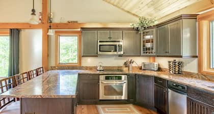 Luxury Loon Mtn Home Sleeps 16 with pool/gym access