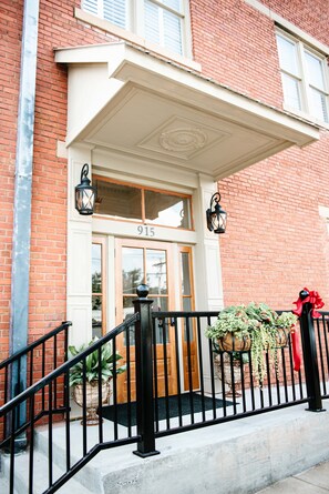 Property entrance - The Mason Boutique Hotel (Louisville)