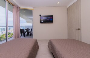 Cielo Mar 1004 | In-room safe, blackout curtains, iron/ironing board, free WiFi - Edificio Martinique Delux (Cartagena)