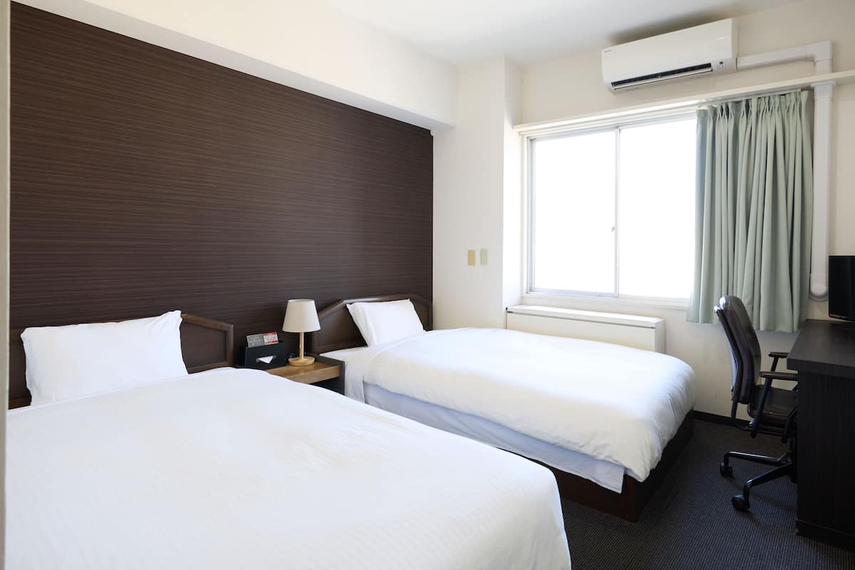 1 bedroom, desk, free WiFi, bed sheets