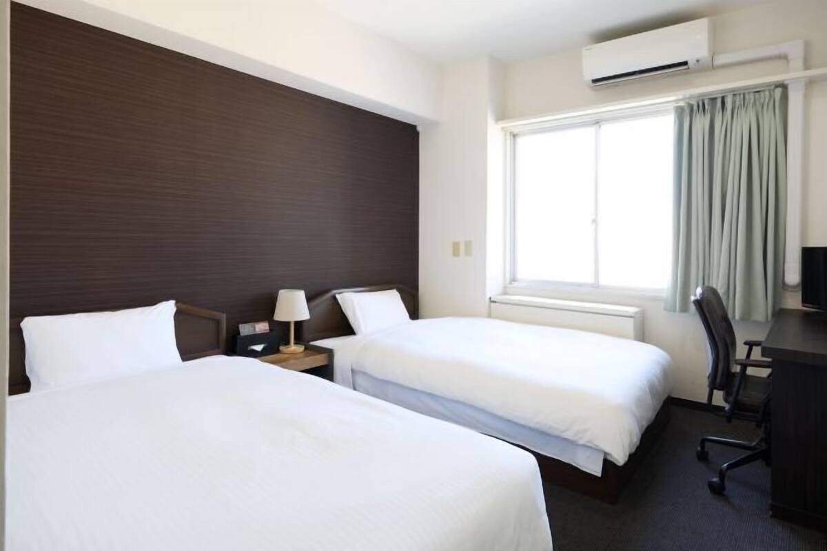 1 bedroom, desk, free WiFi, bed sheets