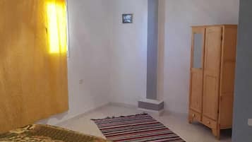 Apartment, Multiple Beds, Non Smoking | Blackout curtains, iron/ironing board, rollaway beds, bed sheets