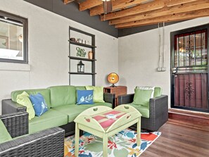 Interior - Charming Freestanding Cottage in Historic District (Savannah)