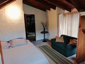 1 makuuhuone, silitysrauta/-lauta, internet, vuodevaatteet