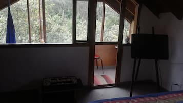 1 bedroom, iron/ironing board, internet, bed sheets