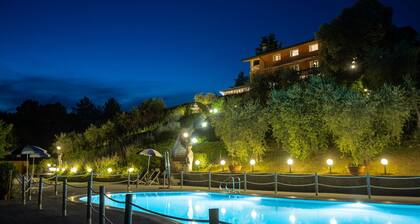 Alfresco Splendid Panoramic Villa with private heatable pool and jacuzzi