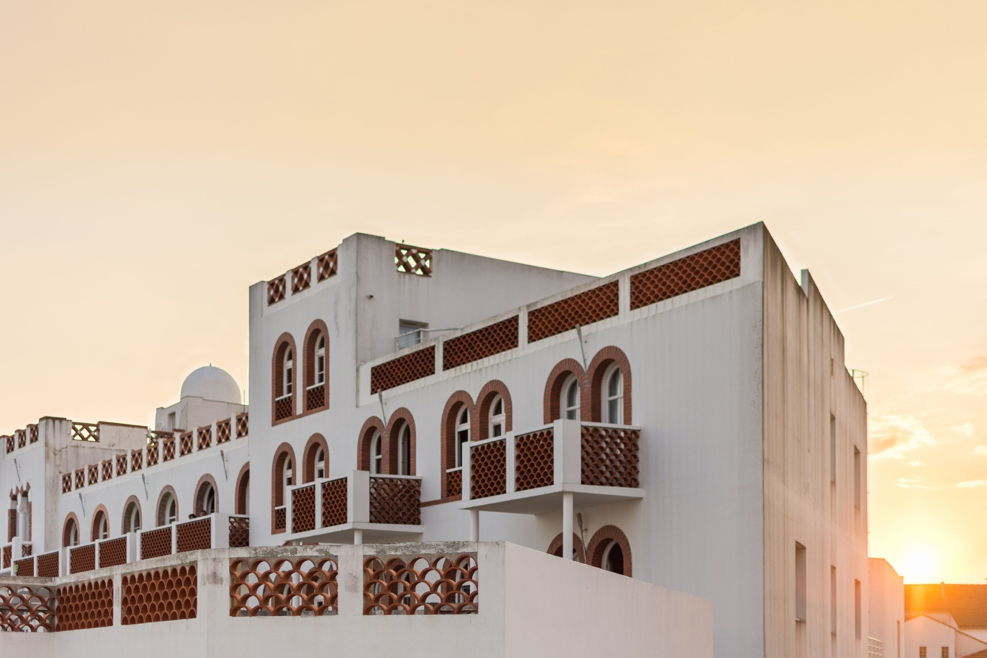 المنشأة من الخارج