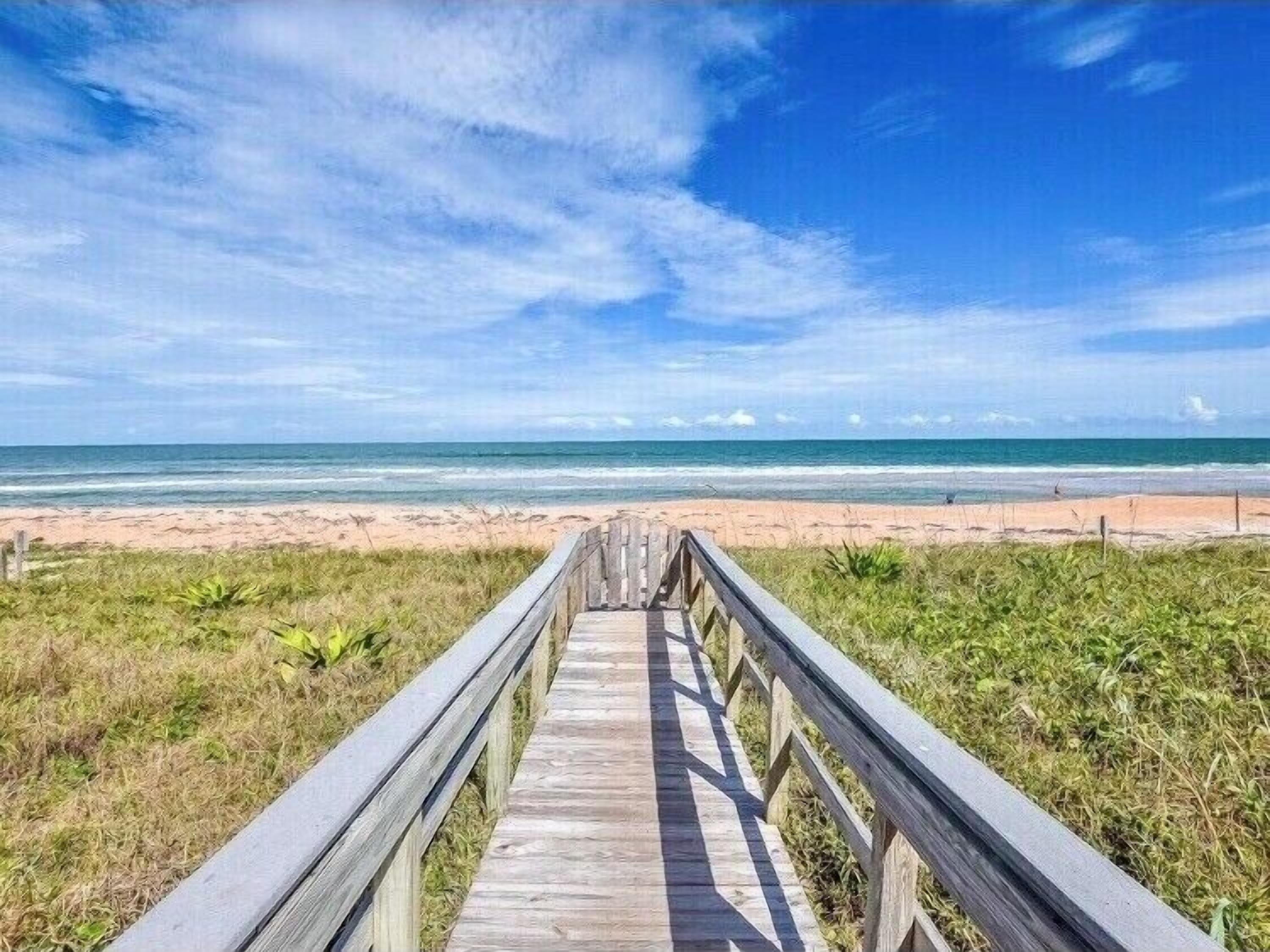 Plage, chaises longues, serviettes de plage