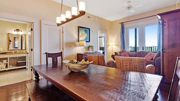 Fernseher, DVD-Player, Videothek, Stereoanlage