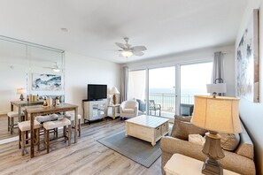 TV, DVD player - “Captiva” beachfront condo w/ ocean views and pool & fitness center access (Destin)
