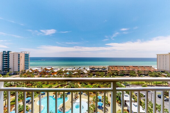 Property grounds - “Captiva” beachfront condo w/ ocean views and pool & fitness center access (Destin)