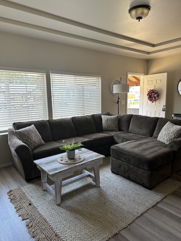 Forks, Wa. Home of Twilight Saga. Walk to Main Attractions. Forks Vrbo