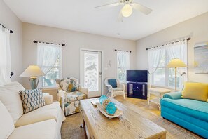 TV - Family cottage w/ four porches & shared pool - walk to beach, dining & more (Santa Rosa Beach)