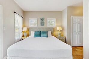 2 bedrooms, iron/ironing board, WiFi, bed sheets - Family cottage w/ four porches & shared pool - walk to beach, dining & more (Santa Rosa Beach)