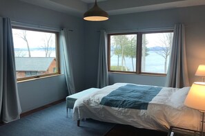 2 slaapkamers, een strijkplank/strijkijzer, gratis internet, beddengoed