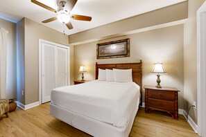 2 makuuhuonetta, silitysrauta/-lauta, Wi-Fi, vuodevaatteet