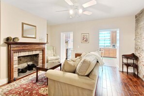 TV - Heated Pool Access | 5*Clean | Flex Cancelation (Savannah)