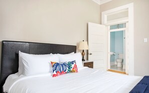 3 chambres, fer et planche à repasser, Wi-Fi gratuit, draps fournis