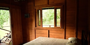 Cabin cơ bản, quang cảnh hồ | Truy cập Internet không dây miễn phí, bộ trải giường