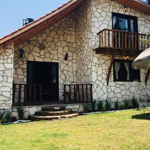 Comfort Cottage, Courtyard View | Terrace/patio