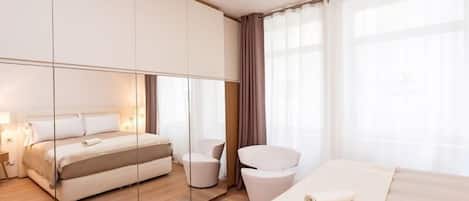 Decoración personalizada, muebles diferentes y escritorio