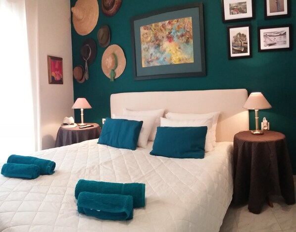 1 habitación, tabla de planchar con plancha, internet y ropa de cama