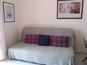 1 chambre, fer et planche à repasser, accès à Internet, literie fournie