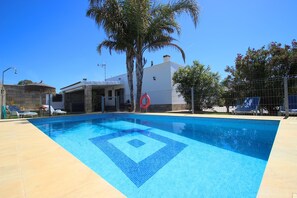 Pool - Private Pool, ideal family holidays, beautiful garden, WiFi internet and aircondition- Casa Ivan - (Conil de la Frontera)