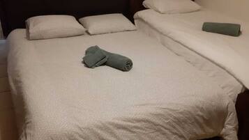 3 bedrooms, iron/ironing board, WiFi, bed sheets