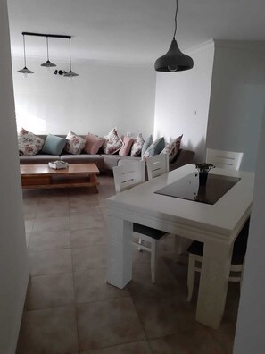 Interior - ★ Spacious Apt. w/ Seaview, Fireplace & Netflix ★ (Acre)